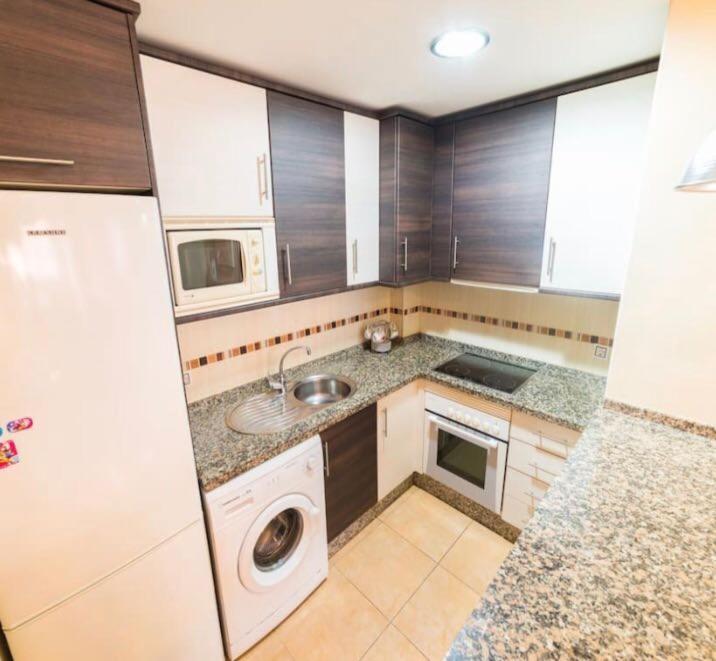 Calle Cuesta Apartment - Near Beach Фуэнхирола Экстерьер фото